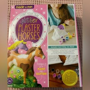 Paint your own glitter plaster horses